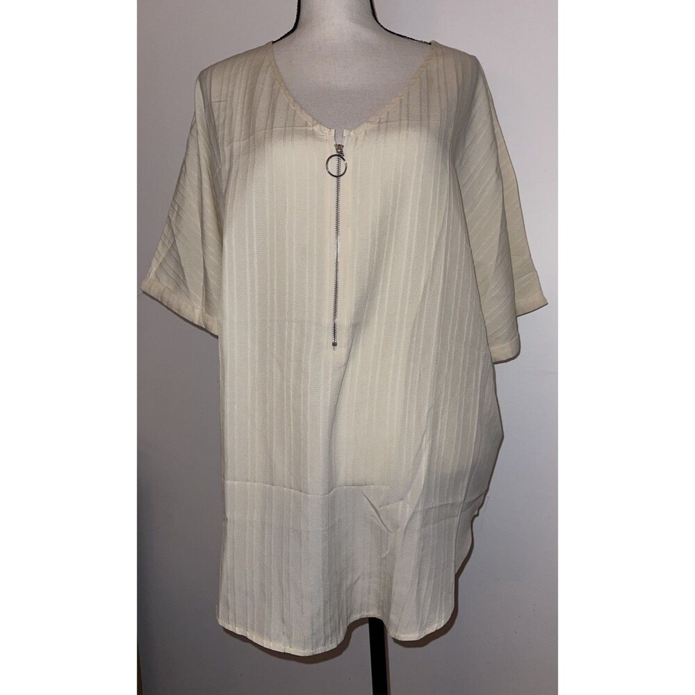 Fox Claw Women’s Off White Zippered Blouse 4X